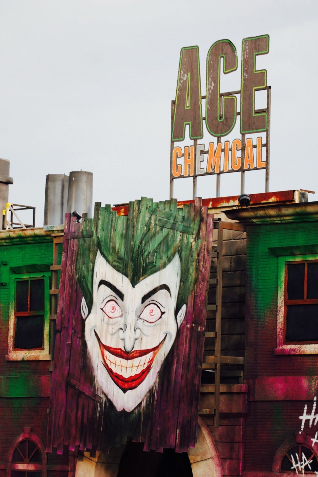 Espectáculos en parques temáticos: ¿merece la pena verlos? Nuestra experiencia con DC Super-Villains Stunt Show de&nbsp;Warner.